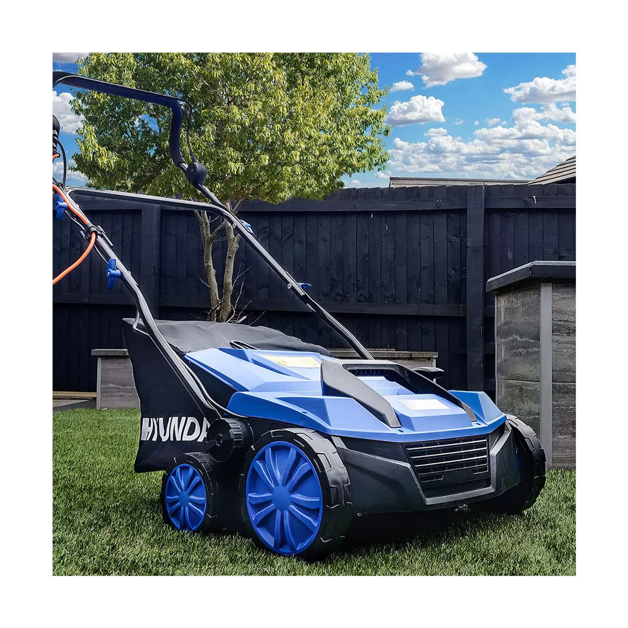 Hyundai HYSW1600E 38cm Artificial Grass Sweeper 230V